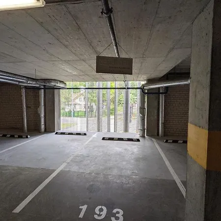 アパート Mini Sun With Private Garage Parking