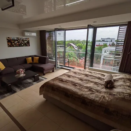 Mini Sun With Private Garage Parking Апартаменты