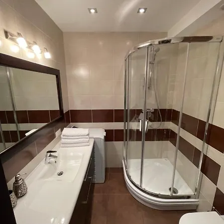 Mini Sun With Private Garage Parking アパート パランガ