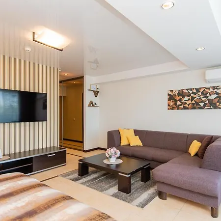 Mini Sun With Private Garage Parking パランガ