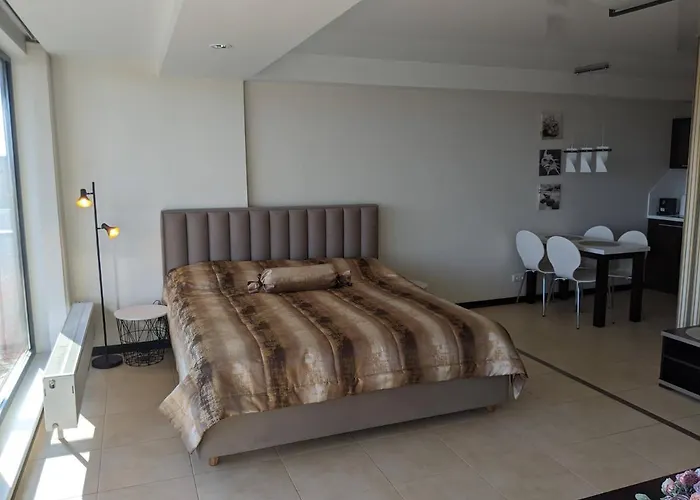 Mini Sun With Private Garage Parking * פלאנגה