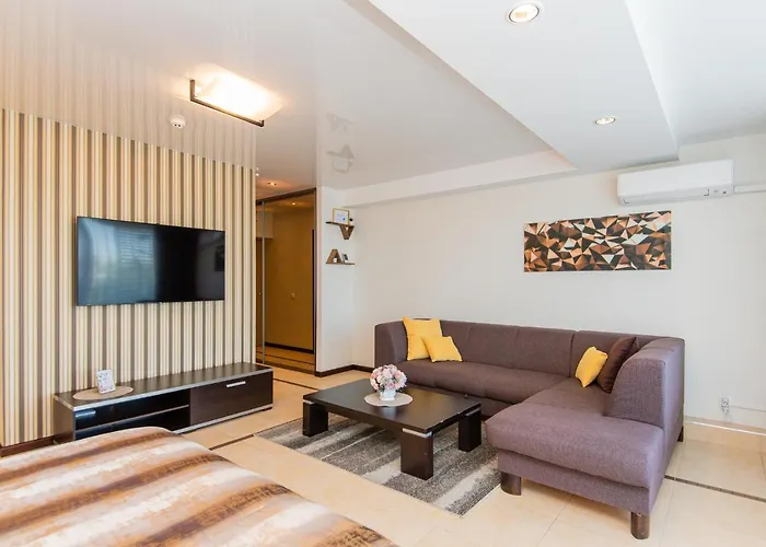 Mini Sun With Private Garage Parking פלאנגה