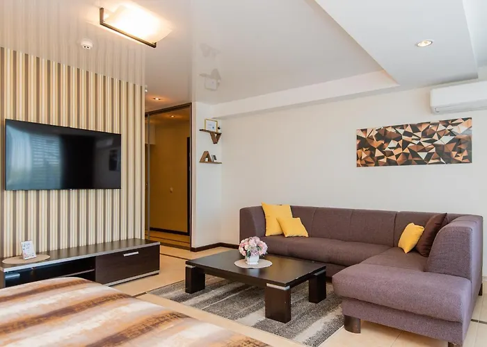 Mini Sun With Private Garage Parking דירה *